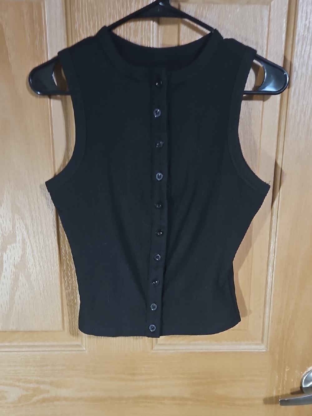 Women's Black Sleeveless Button-Front Tank Top